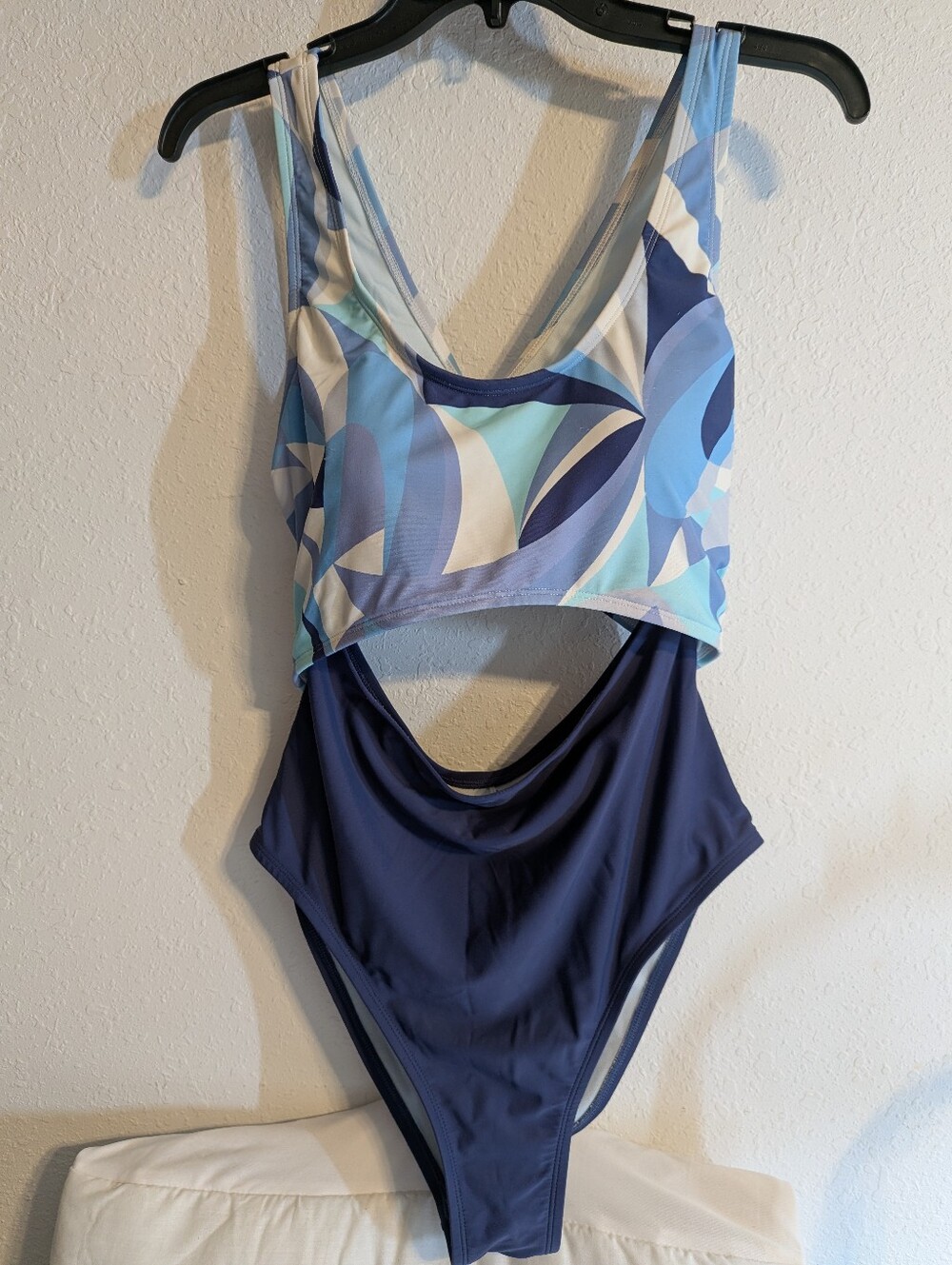 Woman's Multicolor Blue Cupshe One Piece Bathing Suit Size 0X(14W)